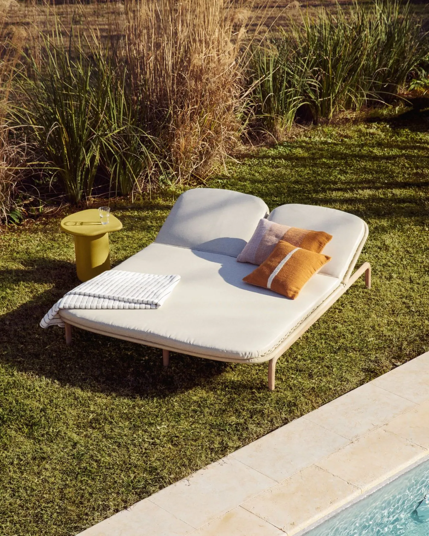 Sale Kave Home Alipa 2-persoons Ligstoel Ecru