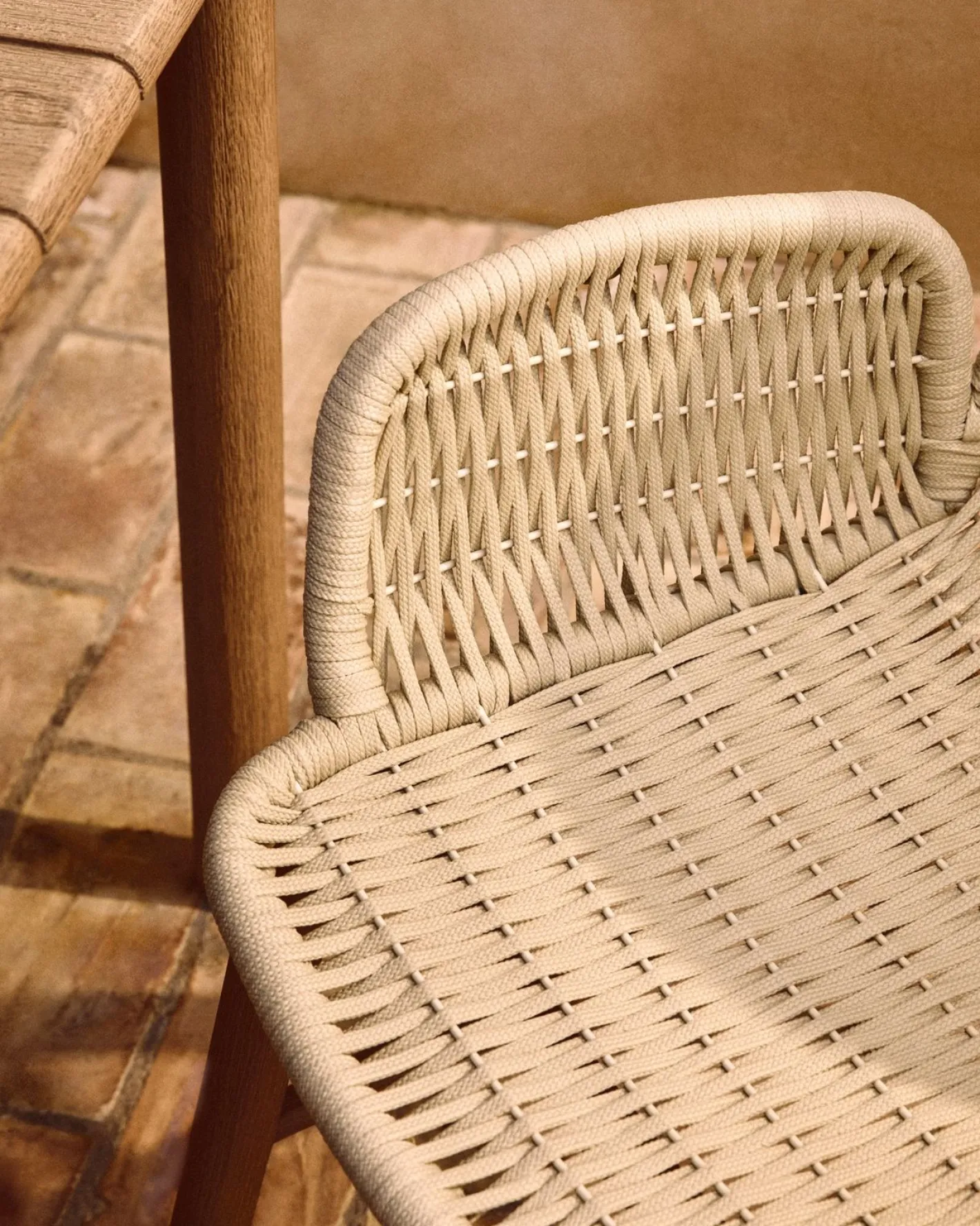 Outlet Kave Home Alipa Tuin Armstoel Ecru