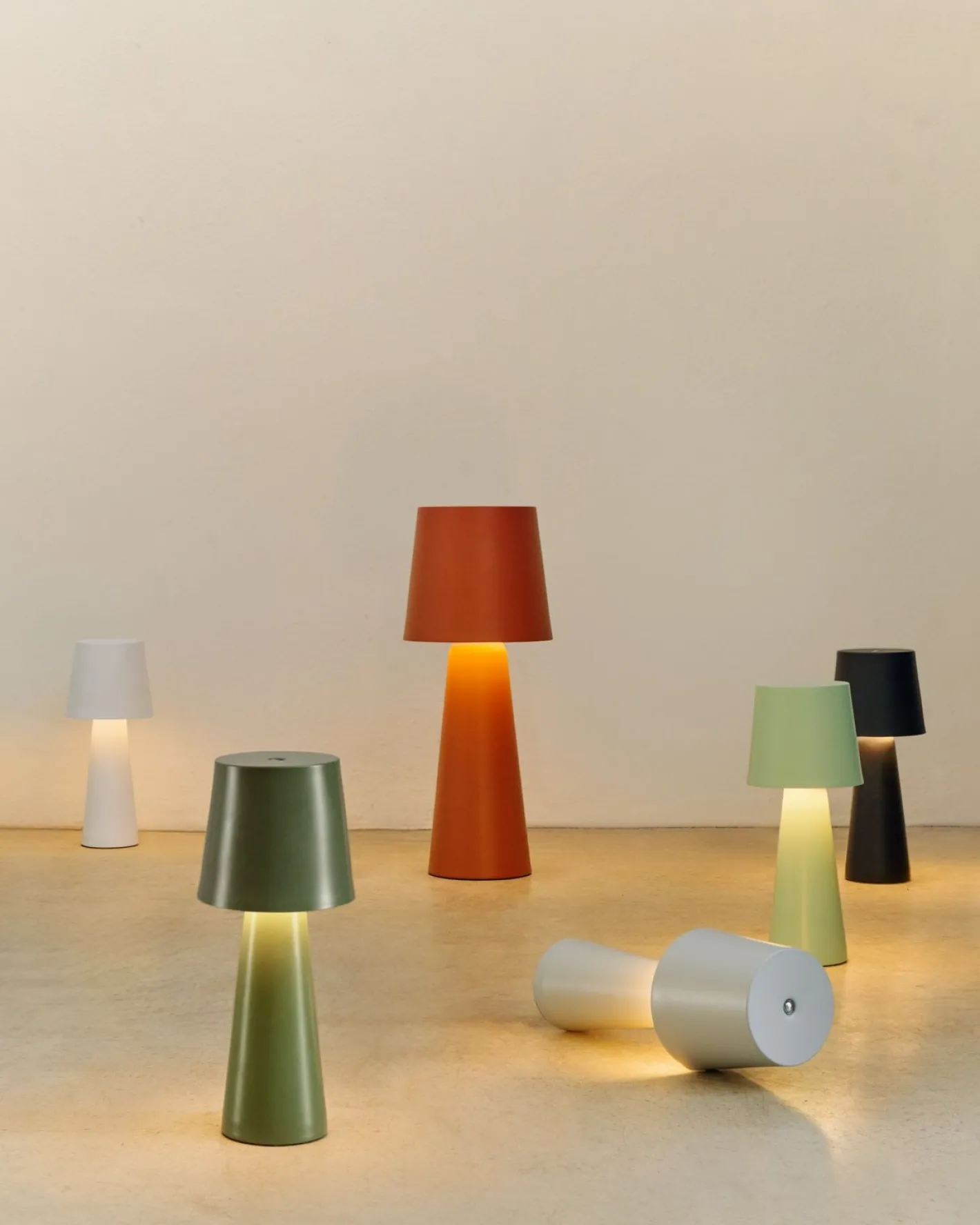 Kave Home Arenys Kleine Tafellamp Zwart