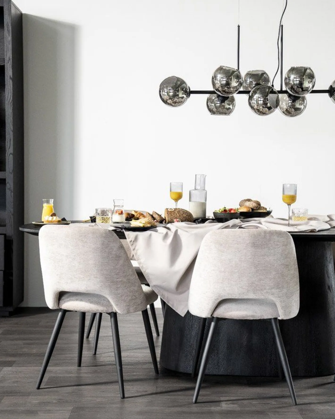 Hot Eleonora Aron Eettafel Zwart