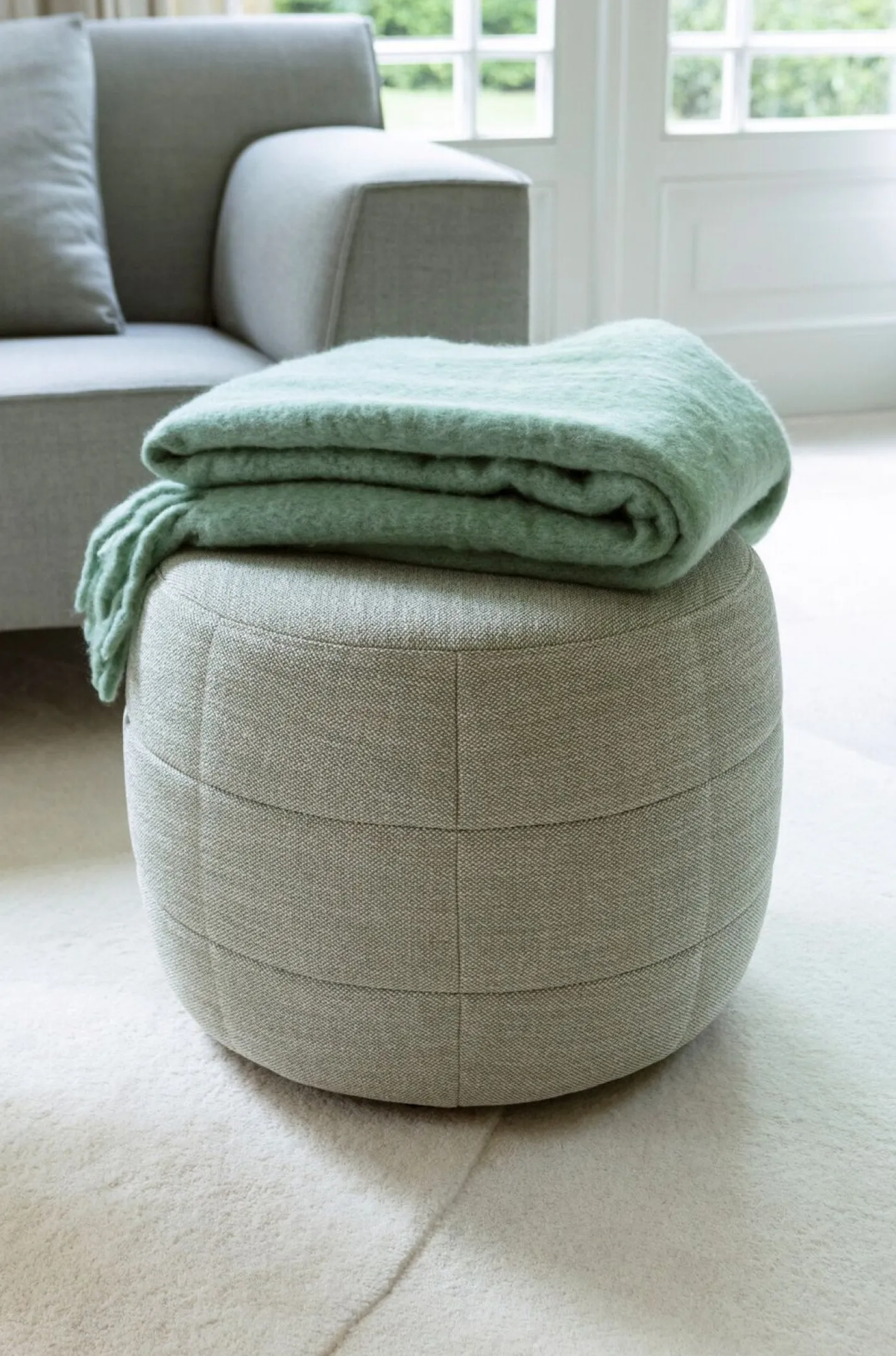 Design on Stock Barrell Poef Beige
