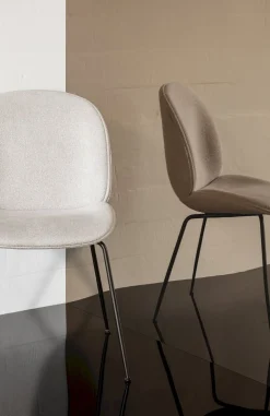 Clearance GUBI Beetle Eetkamerstoel Light Bouclé