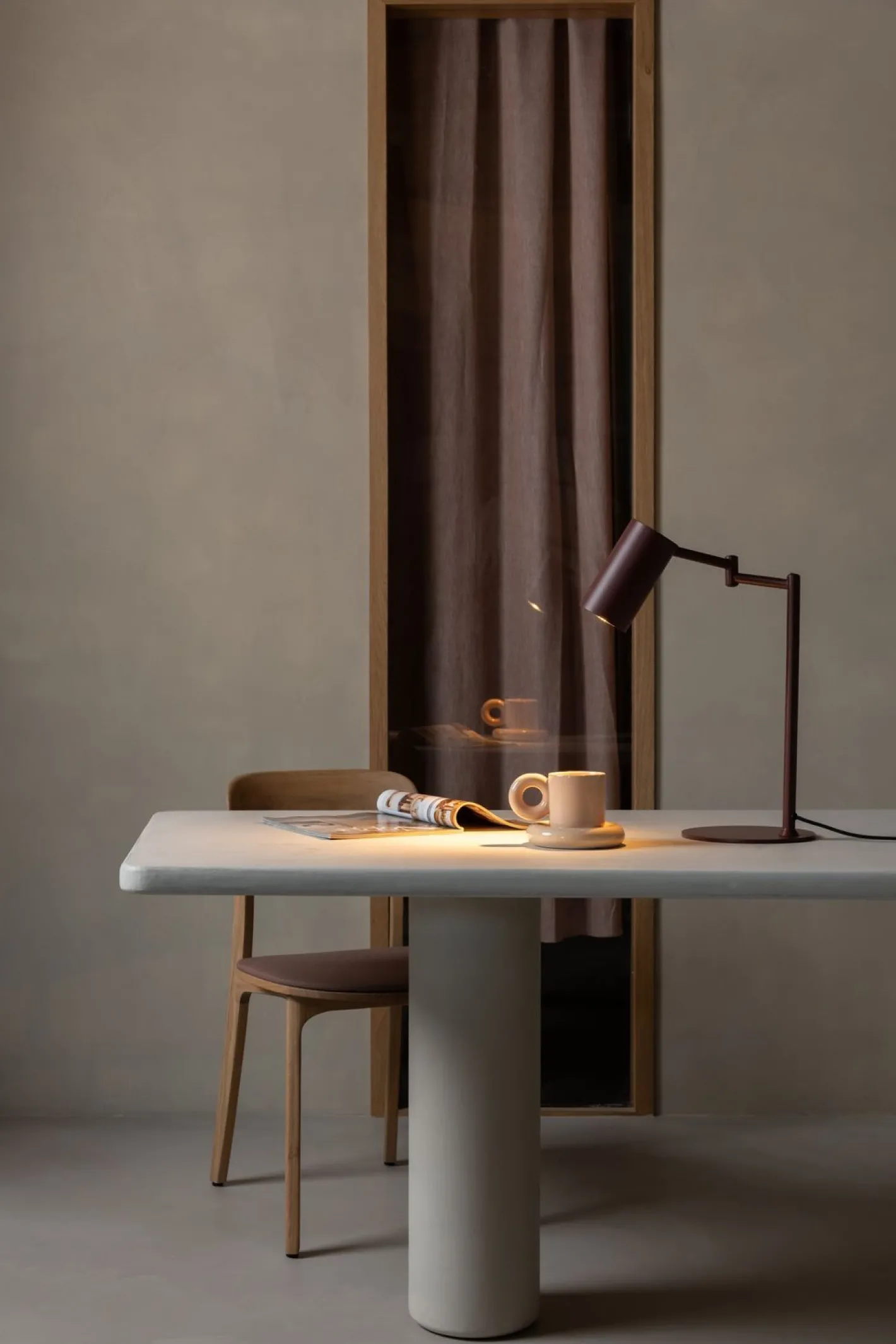 It's about RoMi Bilbao Tafellamp Burgundy