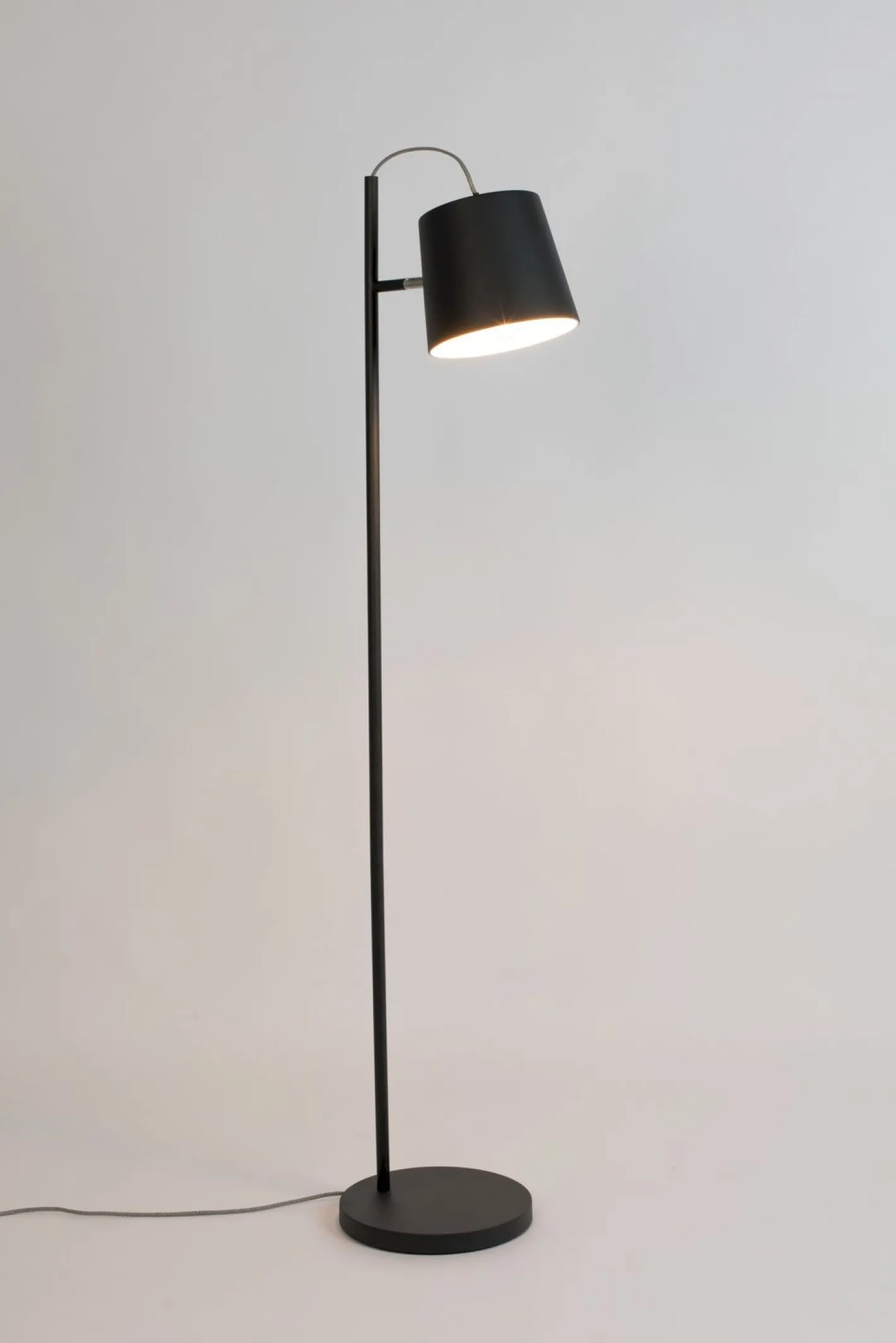Best Zuiver Bluckle Head Vloerlamp Black