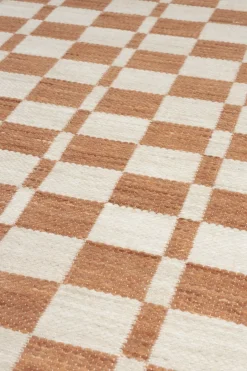 Best Zuiver Checker Vloerkleed Terra, Wit
