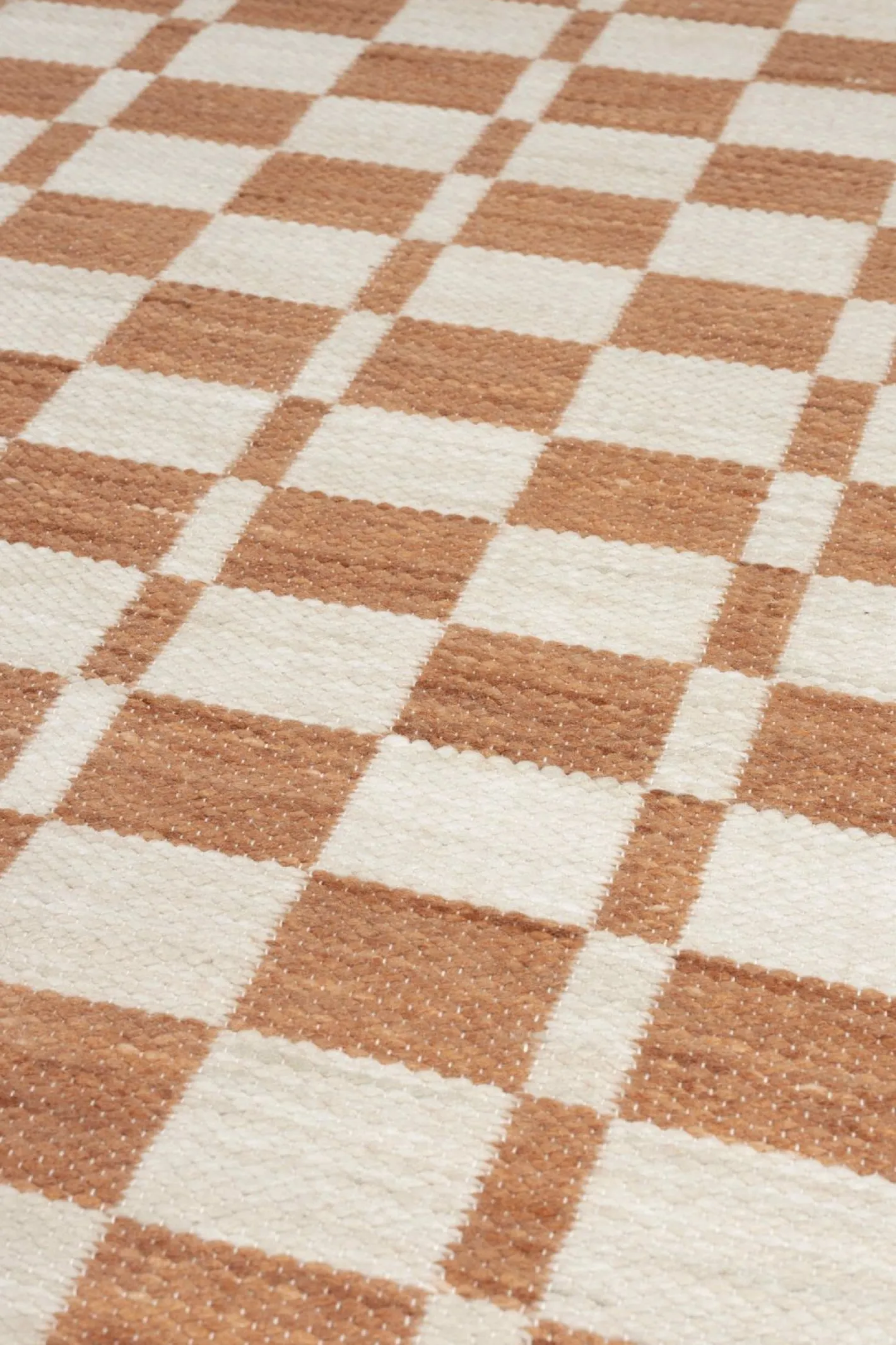 Best Zuiver Checker Vloerkleed Terra, Wit