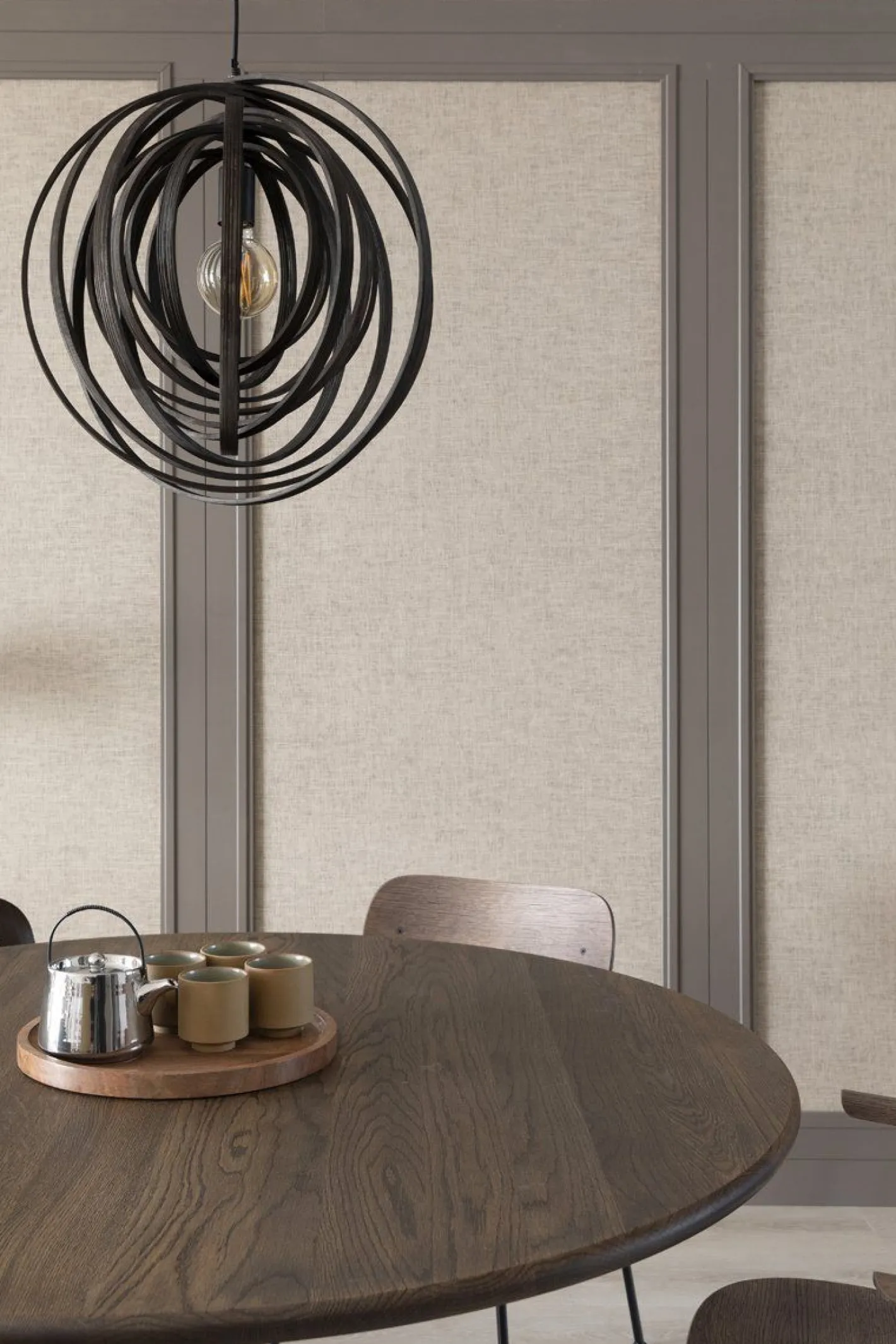 Best Artifort Clarion Eettafel Bruin