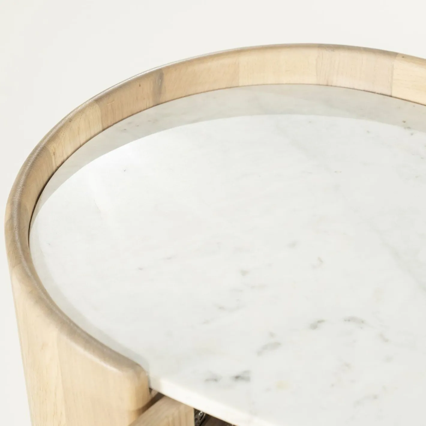 Hot Eleonora Don Dressoir Bruin