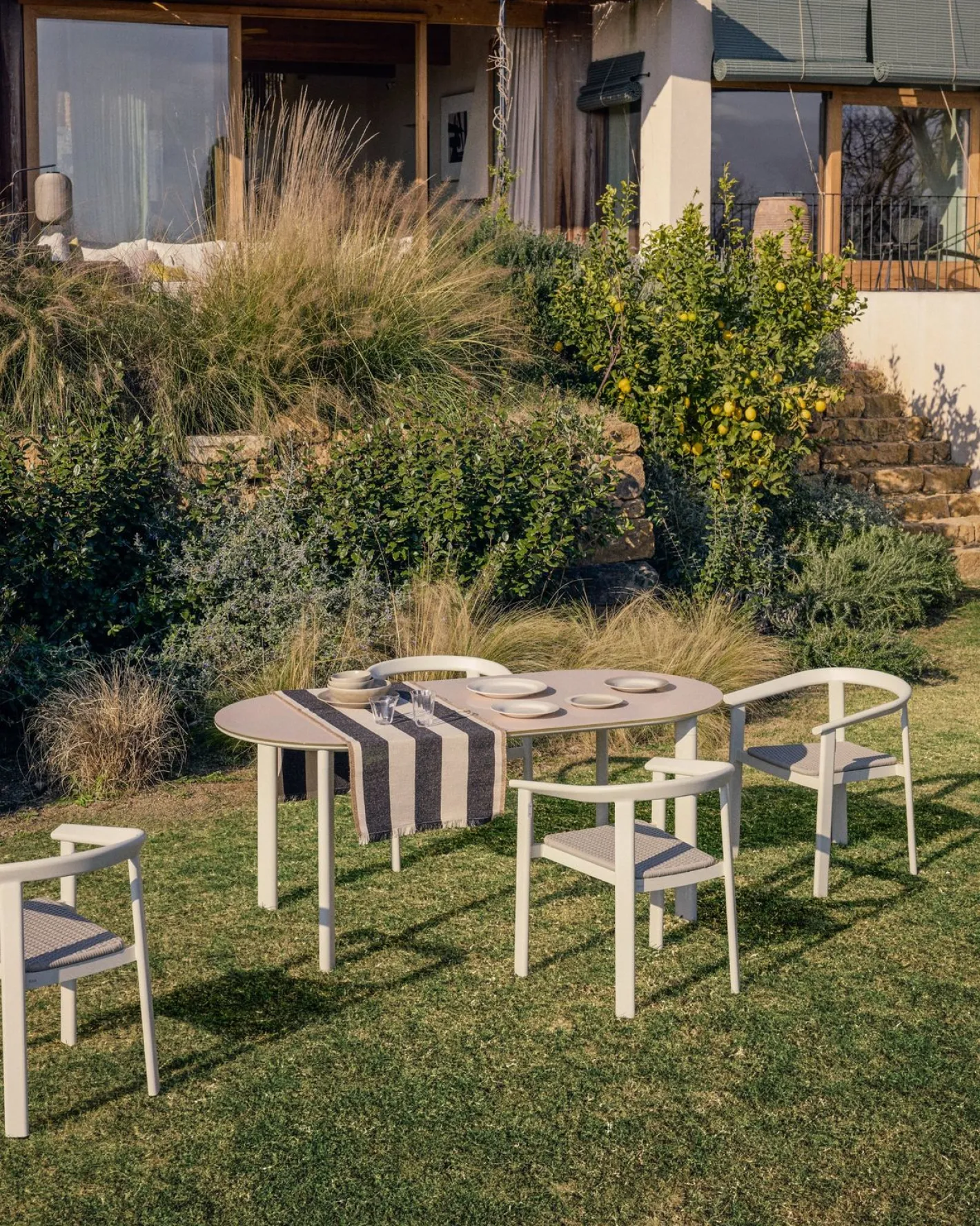 Online Kave Home Erice Tuinstoel Ecru
