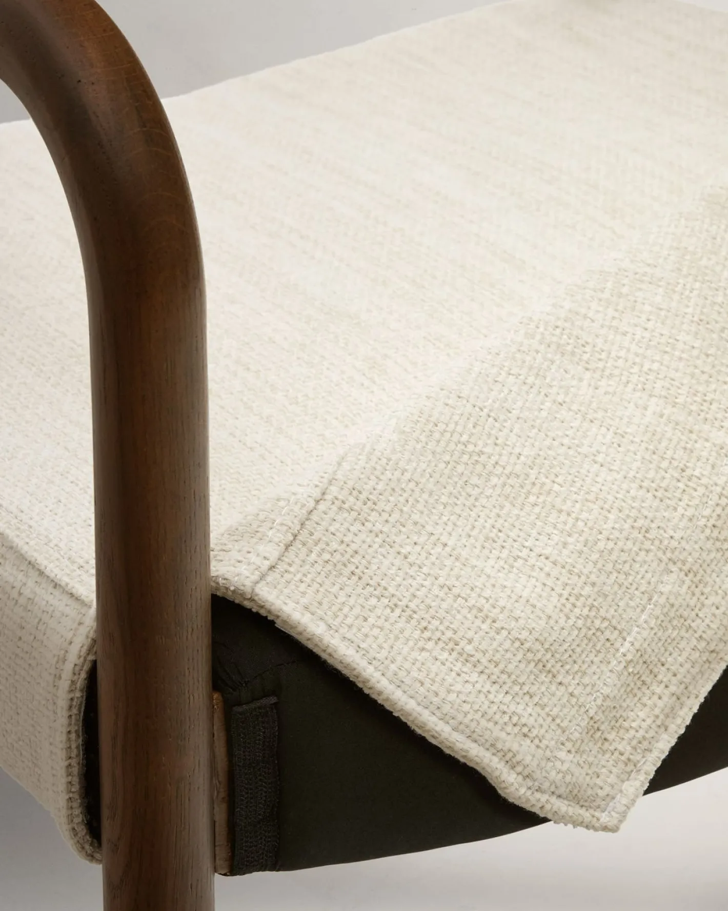 Hot Kave Home Falconera Armstoel Beige, Walnoot