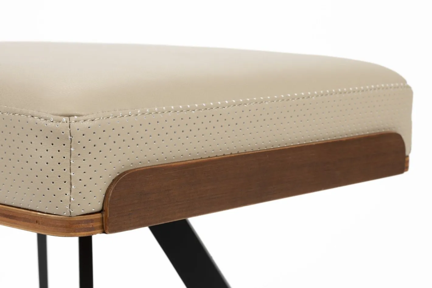 Outlet Zuiver Frie Hocker Beige