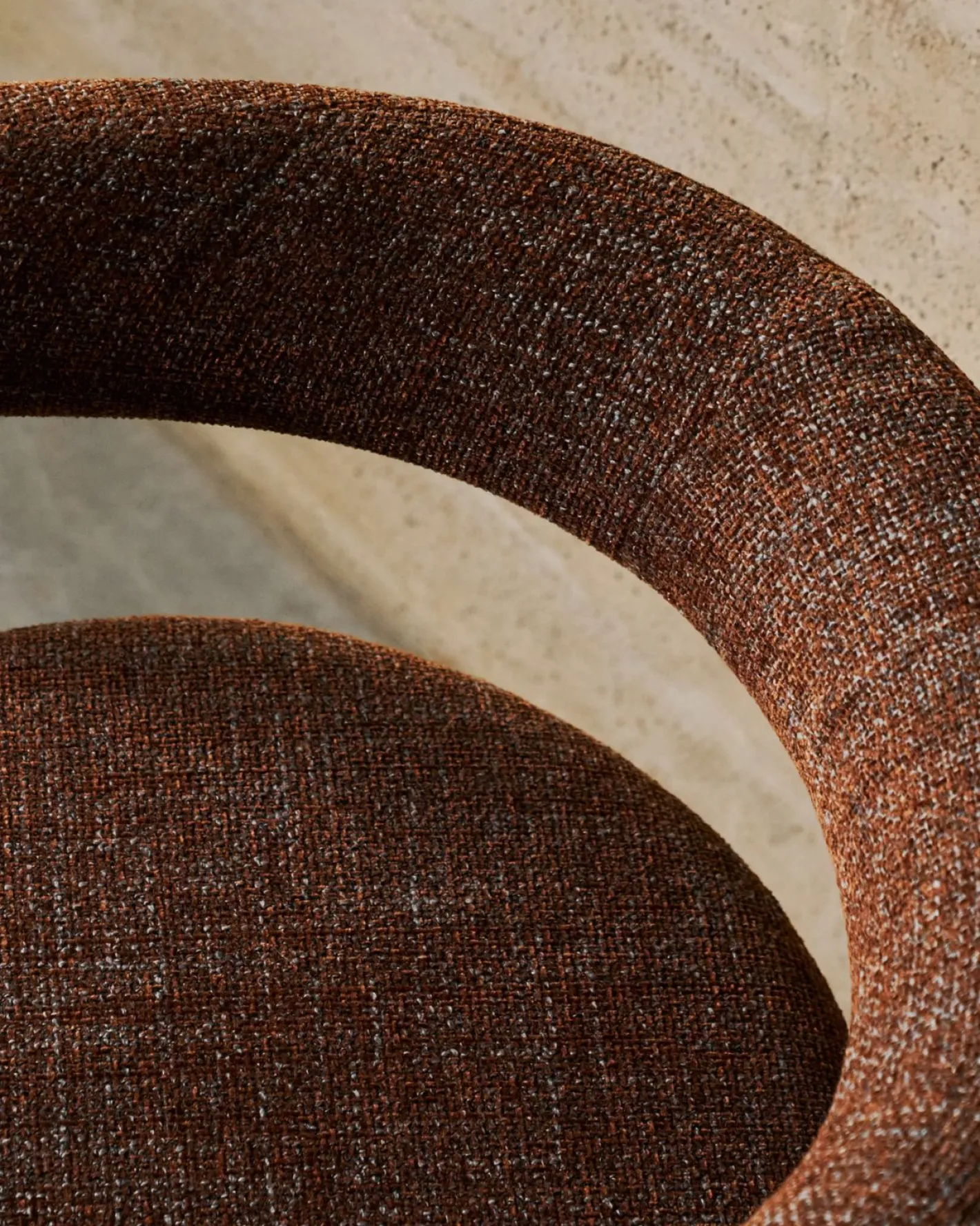 Hot Kave Home Granite Armstoel Bruin
