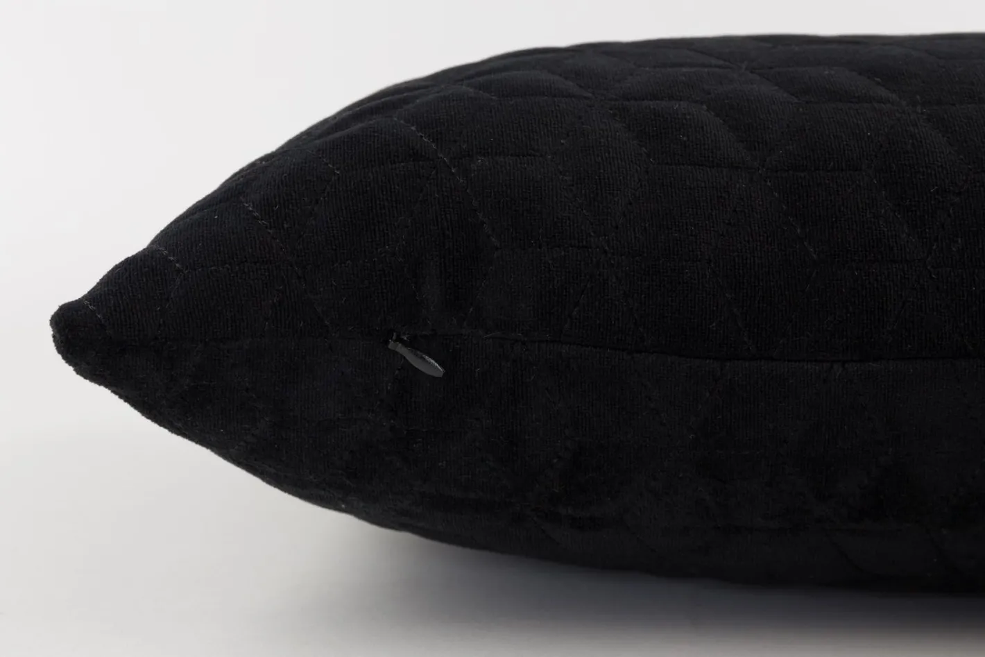 Outlet Zuiver Iris Sierkussen Black