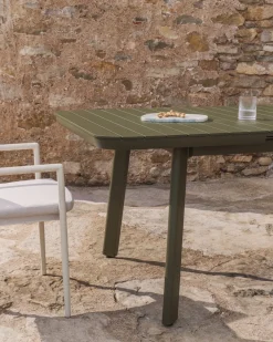 New Kave Home Izola Uitschuifbare Tuintafel Groen