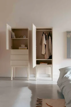 Online Zuiver June Opbergkast Beige