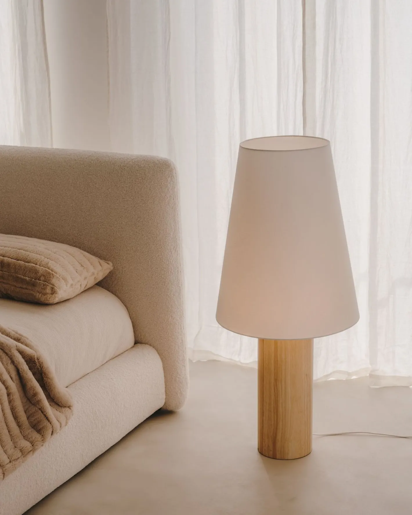 Outlet Kave Home Marga Vloerlamp Naturel,Wit