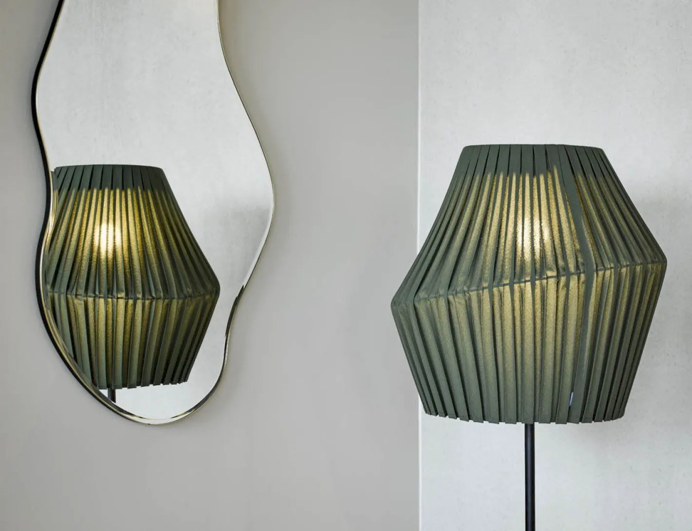 Clearance Hollands Licht Pleat 50 Vloerlamp Deep Green