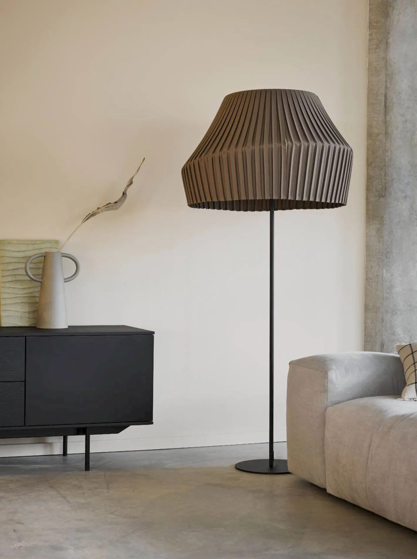 Online Hollands Licht Pleat 75 Vloerlamp Sand Taupe