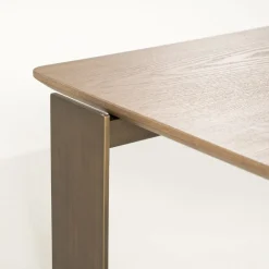 Eleonora Robert Salontafel Bruin