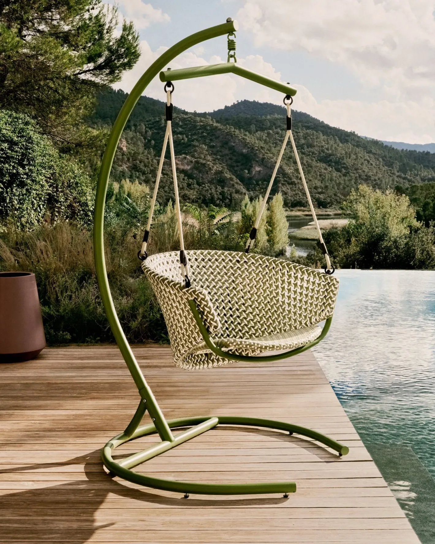 Outlet Kave Home Saliga Outdoor Hangstoel Groen
