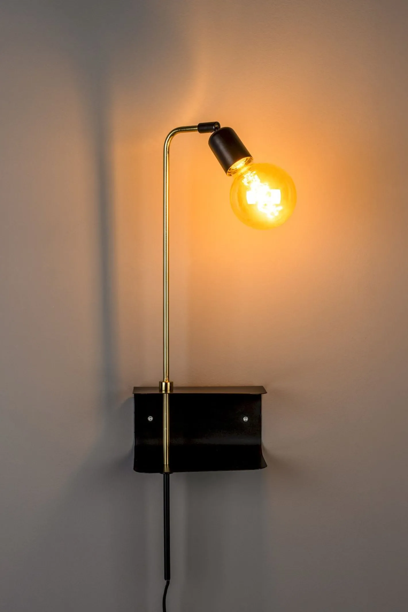 Online Dutchbone Shaw Wandlamp Black