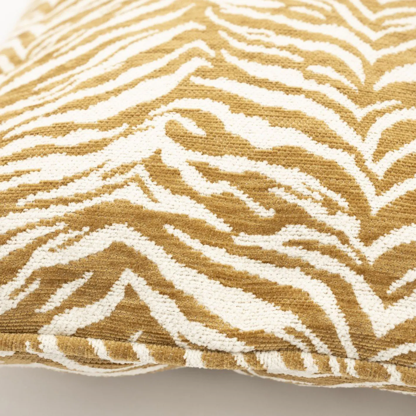Sale By Boo Tigra Kussen Mustard