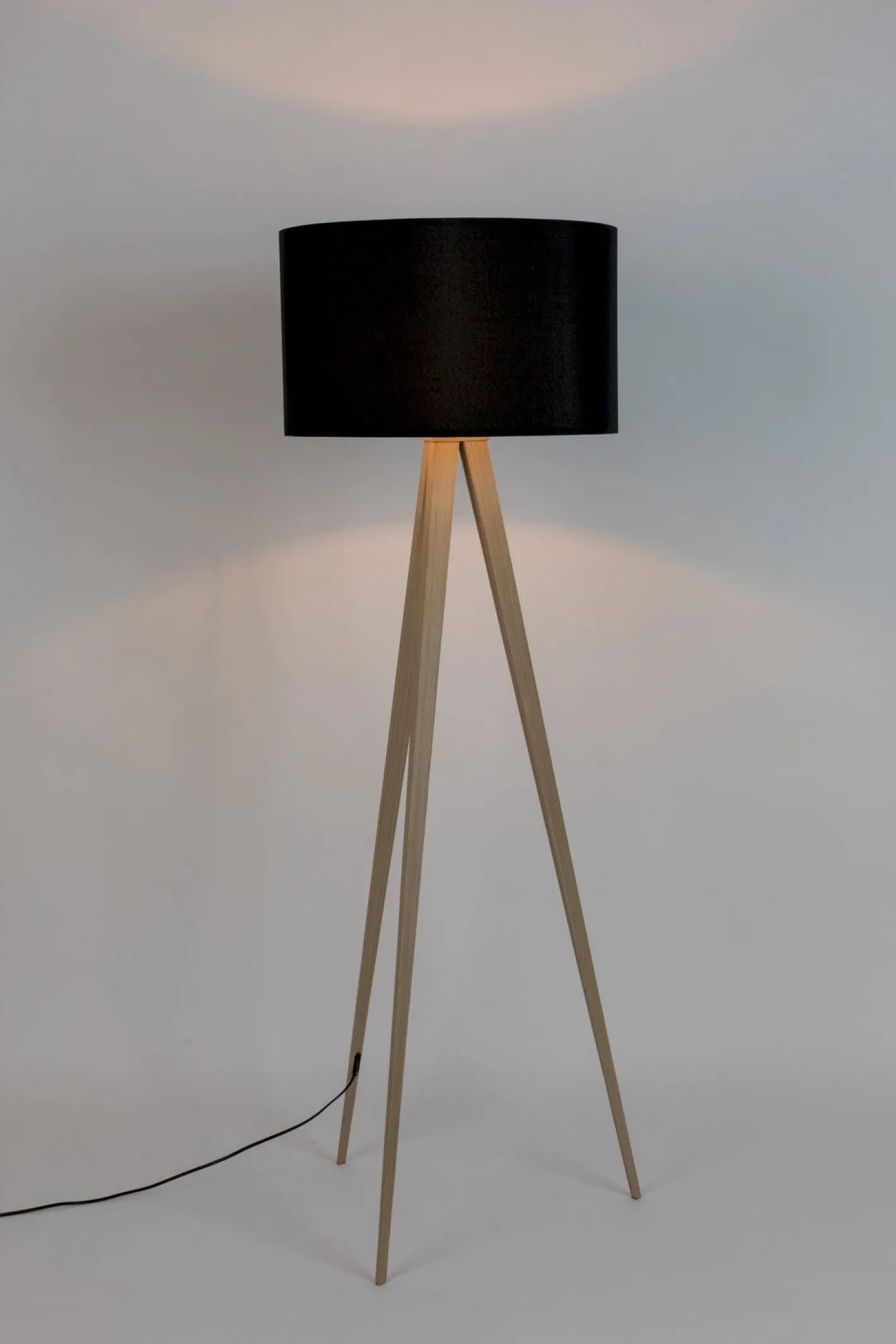 Hot Zuiver Tripod Wood Vloerlamp Black