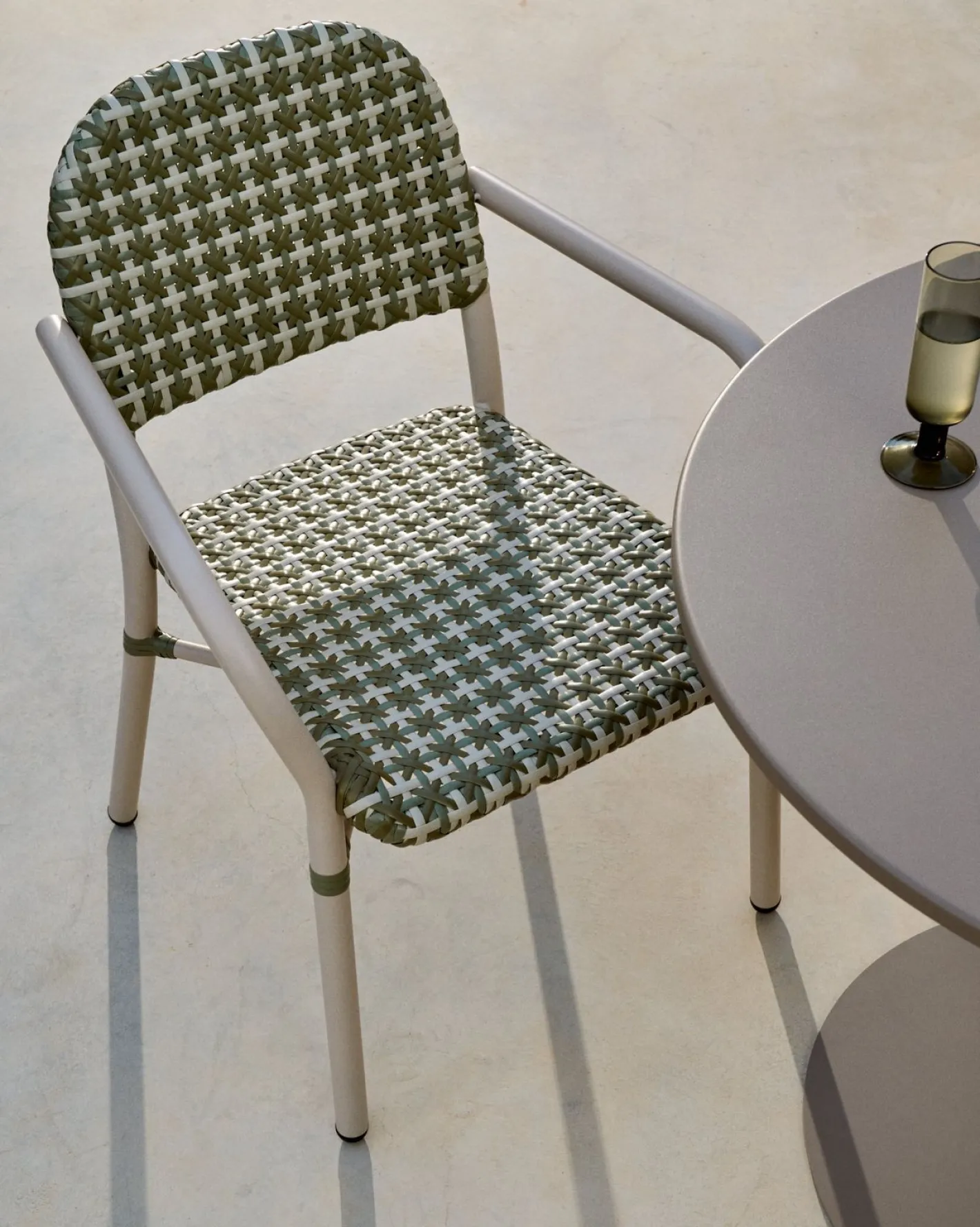 New Kave Home Tuccia Tuinstoel Beige, Groen