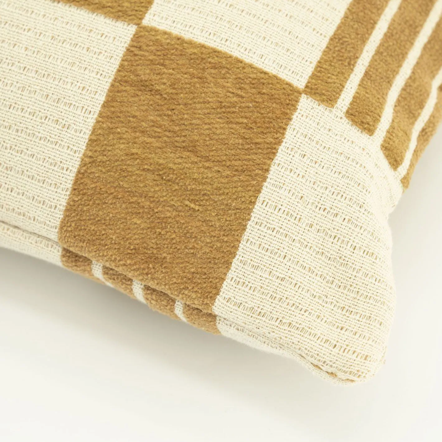 Outlet By Boo Twist Rechthoekig Kussen Mustard