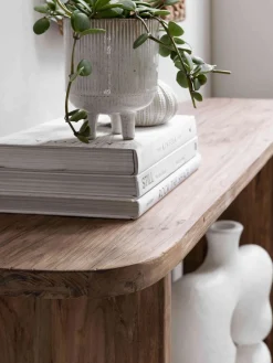 New MUST Living Vico Wandtafel Bruin