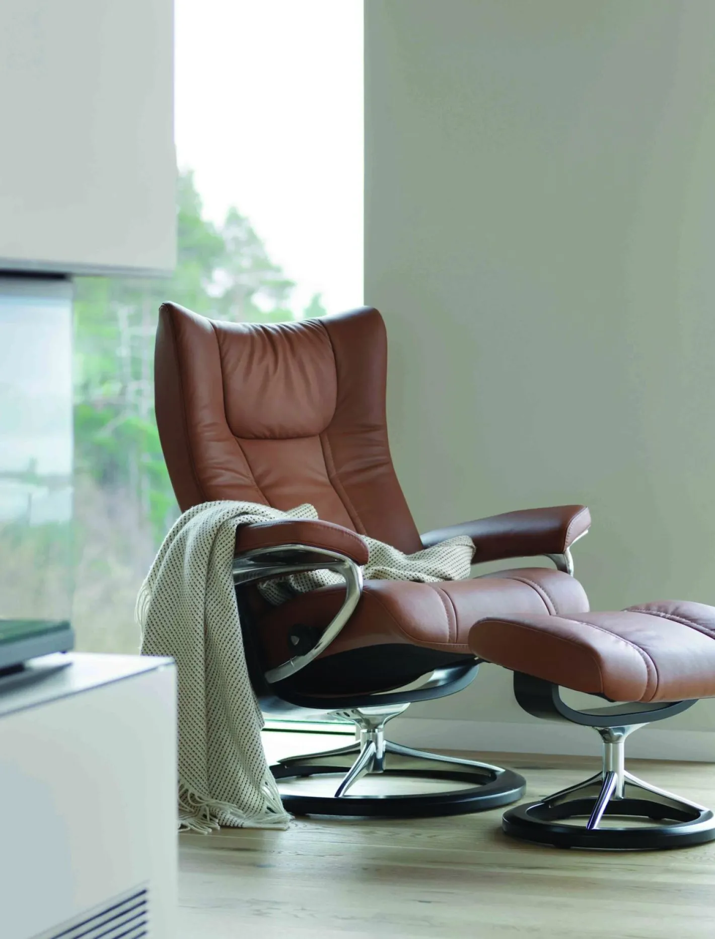 Stressless Wing Relaxfauteuil + Hocker Zwart