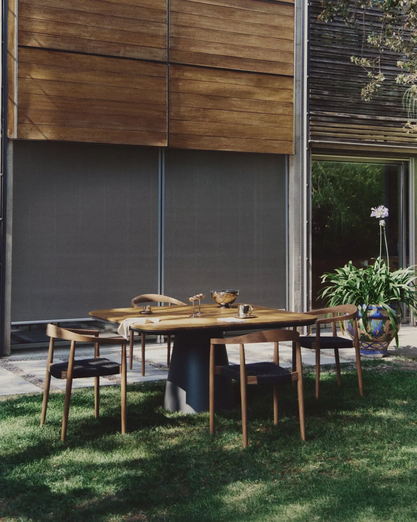 Discount Kave Home Ydalia Tuinstoel Zwart, Naturel