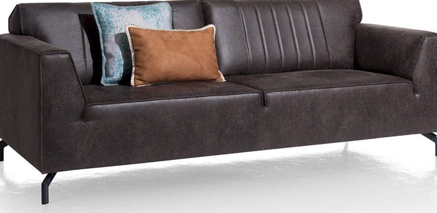Best Henders en Hazel Zembla Bank cognac